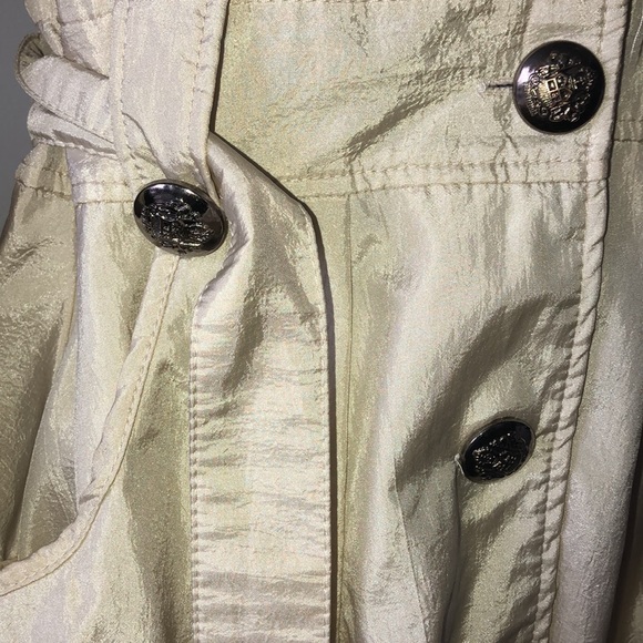 Trench coat - Picture 9 of 12